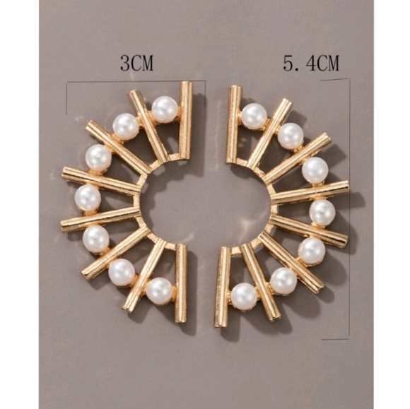 Anthropologie Pearl Art- Deco Geometric Minimalist Gold Post Earrings - Picture 2 of 4